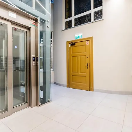 Отель Very Berry *