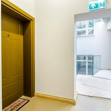 Very Berry Szálloda *